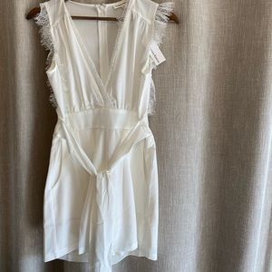 ✨NWT Vici White Romper